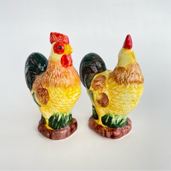 Vintage Ceramic Roosters Salt and Pepper Shakers - Picture 4 of 12